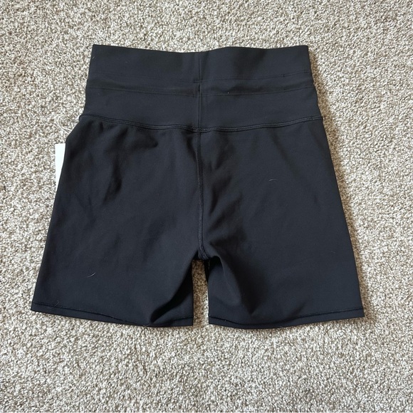 Daily Short - Picture 3 of 4